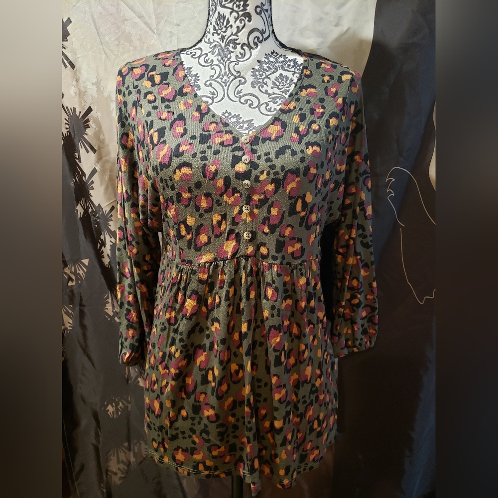 Como Vintage • womens top • size medium